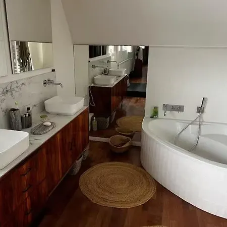 Before Making A Request, Read My Host Profile At Bottom Of Page # 250 M2 House On Water Apartamento