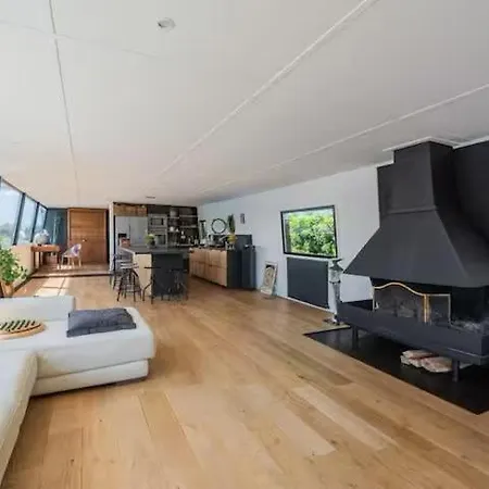 Before Making A Request, Read My Host Profile At Bottom Of Page # 250 M2 House On Water