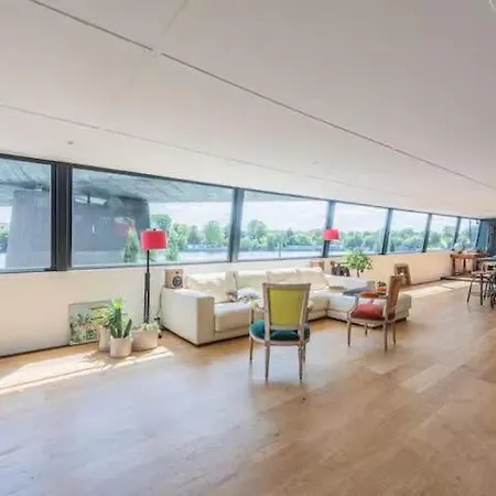Before Making A Request, Read My Host Profile At Bottom Of Page # 250 M2 House On Water