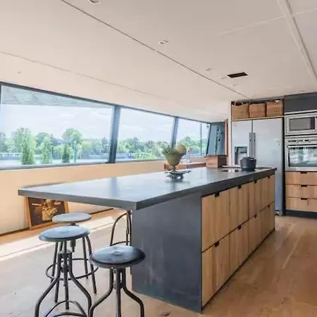 Apartamento Before Making A Request, Read My Host Profile At Bottom Of Page # 250 M2 House On Water *
