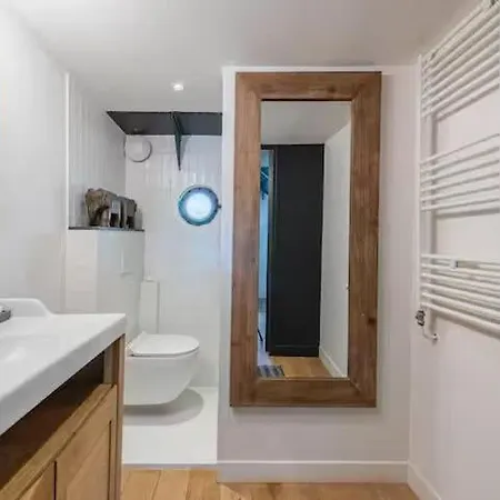 Before Making A Request, Read My Host Profile At Bottom Of Page # 250 M2 House On Water *