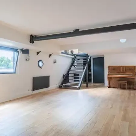 Before Making A Request, Read My Host Profile At Bottom Of Page # 250 M2 House On Water Saint-Cloud