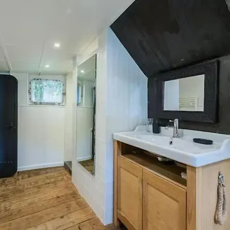 Before Making A Request, Read My Host Profile At Bottom Of Page # 250 M2 House On Water Apartamento Saint-Cloud