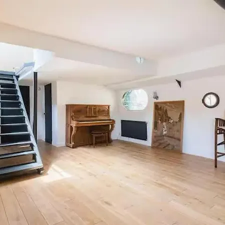 Before Making A Request, Read My Host Profile At Bottom Of Page # 250 M2 House On Water Saint-Cloud